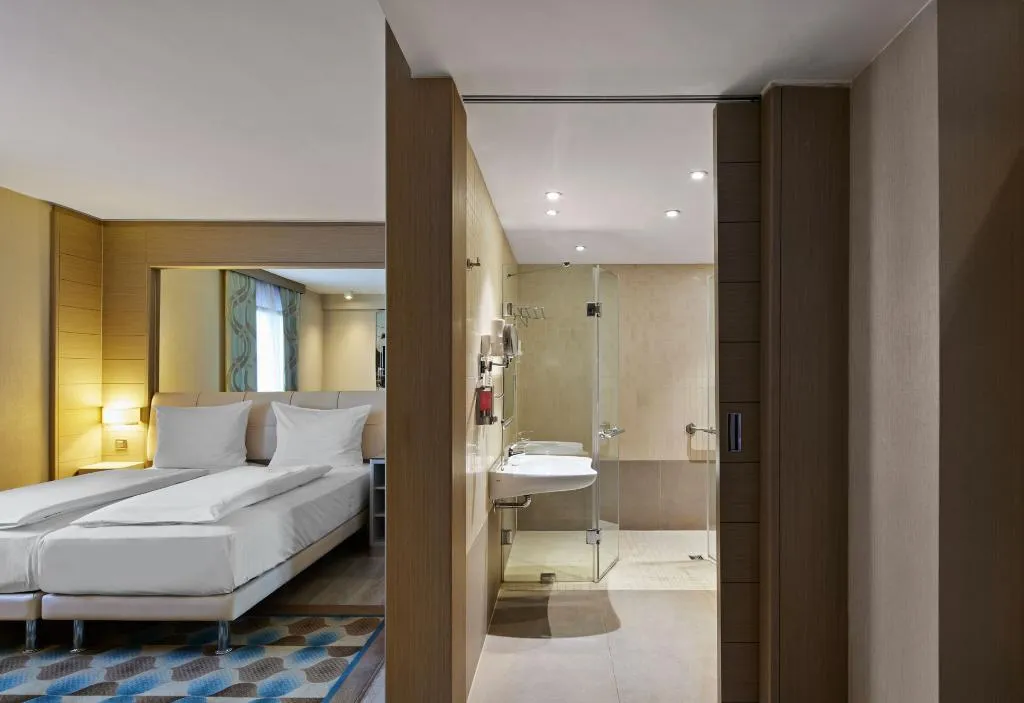 DOUBLE SUPERIOR KING BED Room, Titanic Comfort Mitte, Berlin