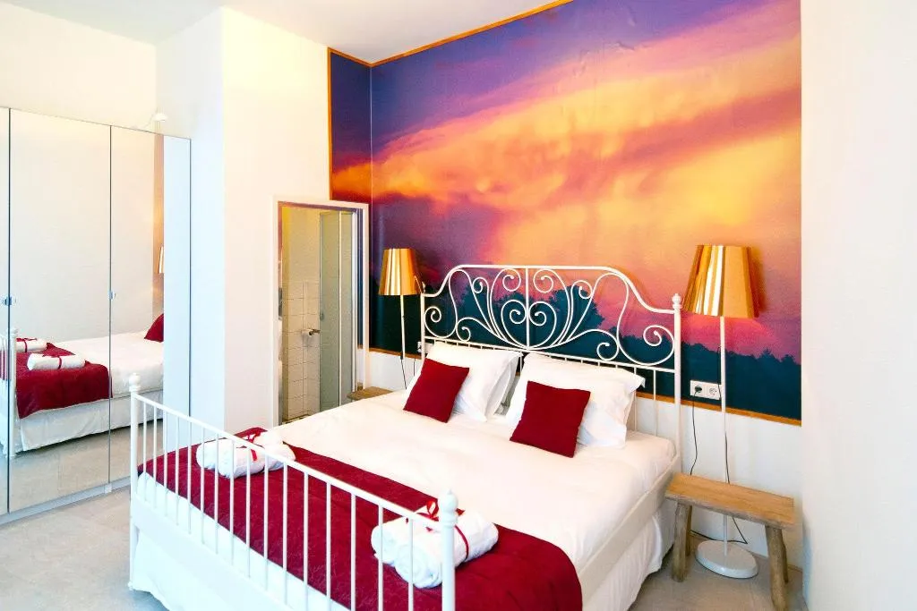 General view, De Bedstee Boutique Capsule Hotel, Amsterdam