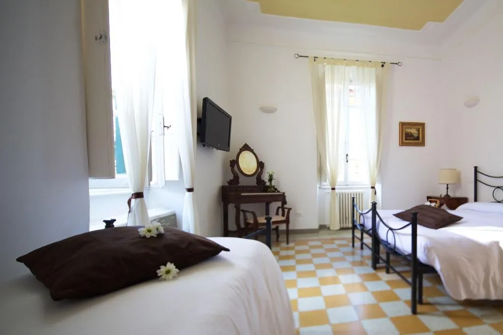 Room, Il Tempio Di Morfeo, Rome