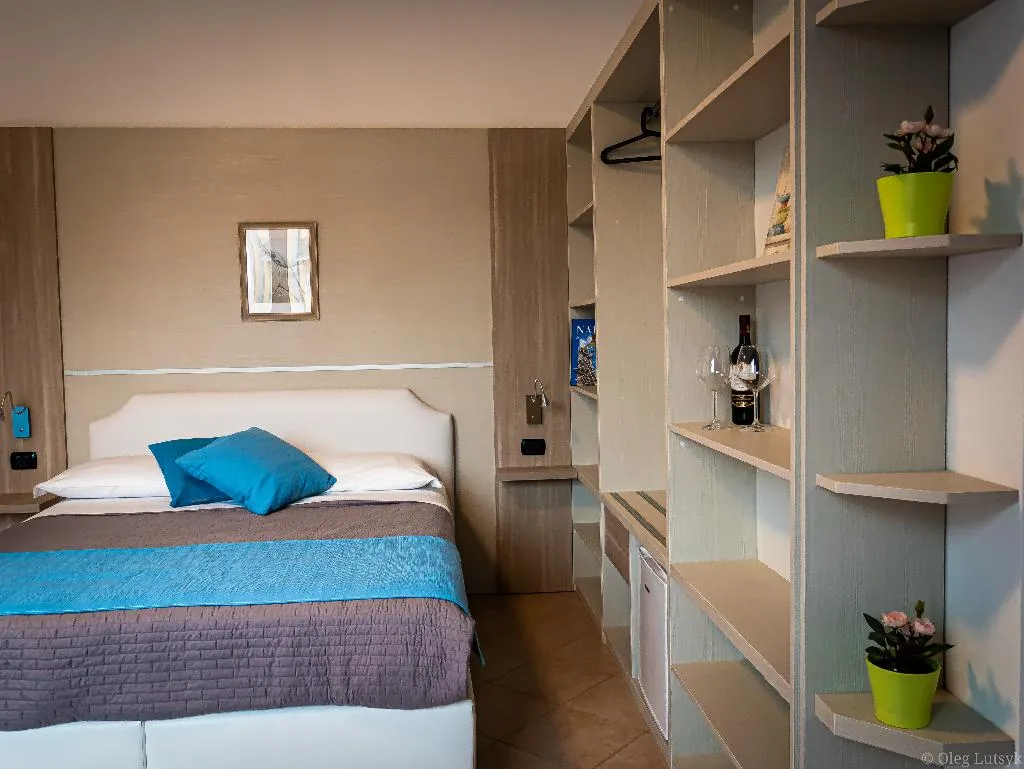 QUADRUPLE STANDARD Room, San Marco, Naples