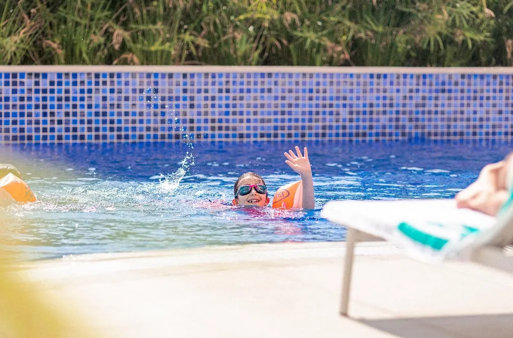 Pool, Holiday Inn Hotel & Suites Dubai Science Park, Dubai