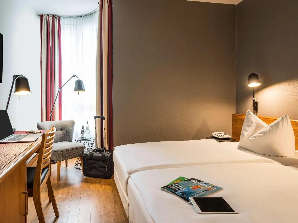 Double or Twin STANDARD Room, Mercure Hotel Berlin Zentrum, Berlin