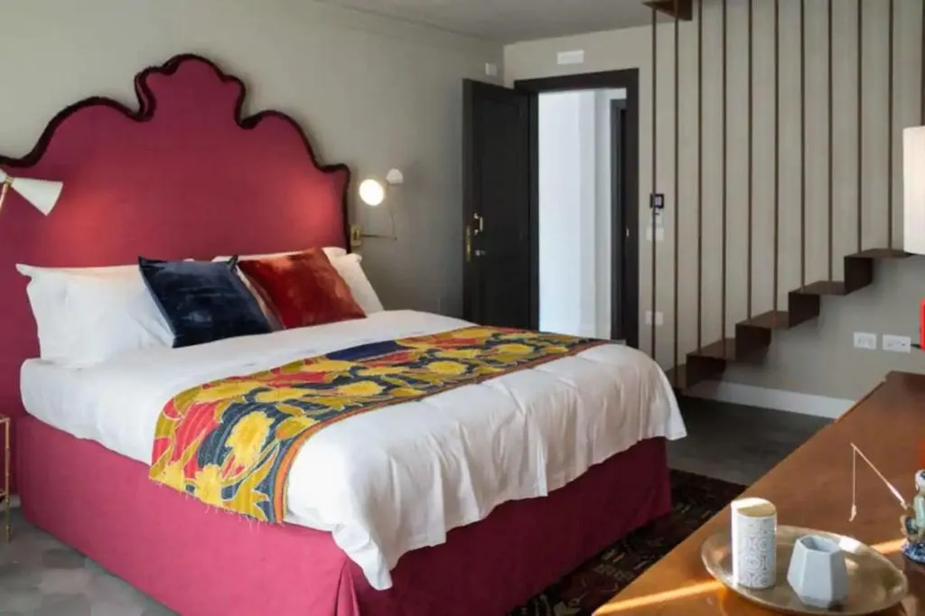 Room, La Fonderia Firenze, Florence