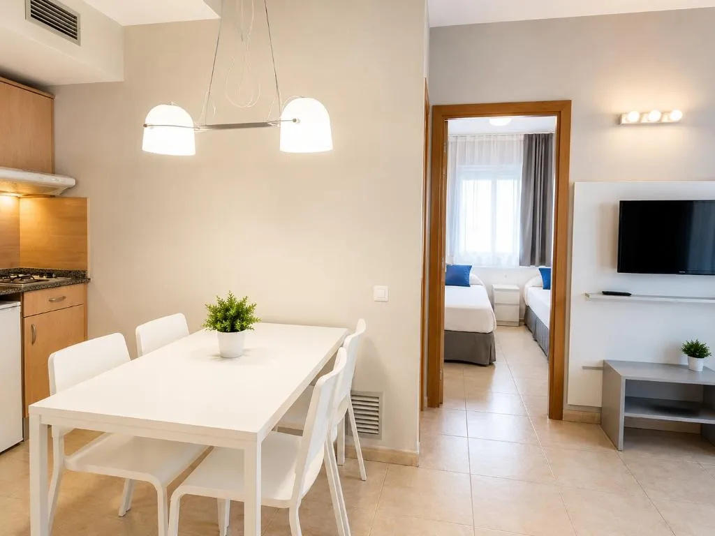APARTMENT SEA VIEW TWO BEDROOMS Room, SunClub Salou, Costa Dorada