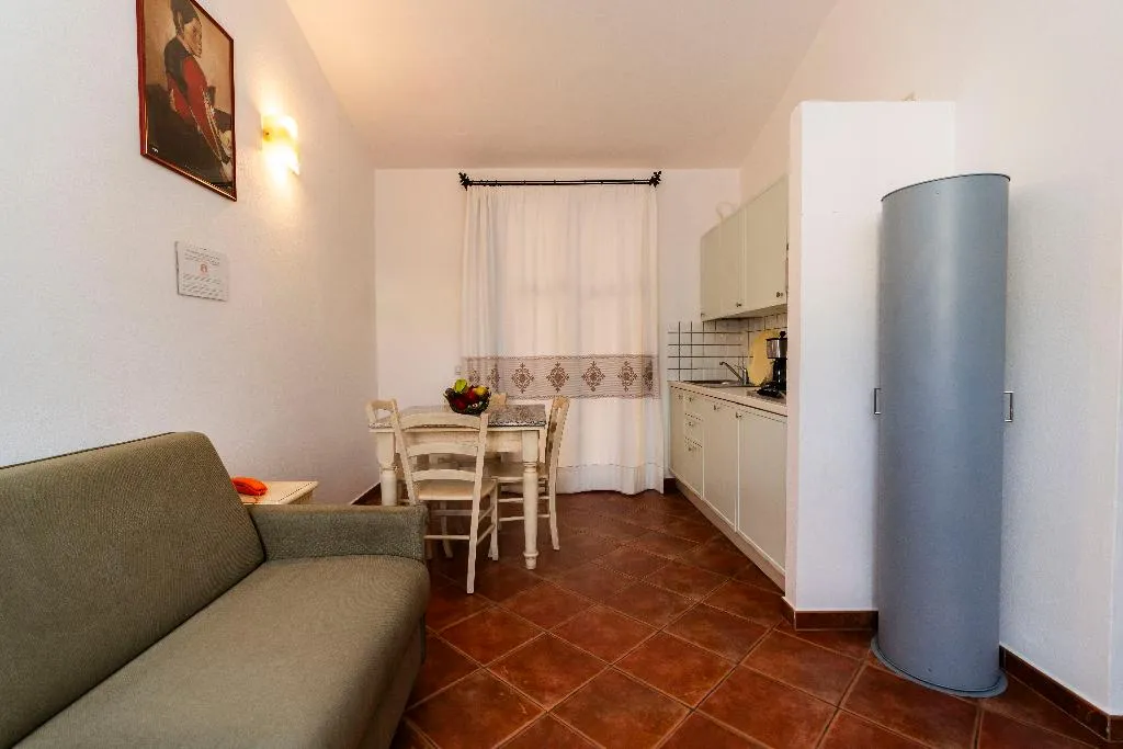 APARTMENT CAPACITY 2 Room, Borgo Degli Ulivi Residence, Cagliari