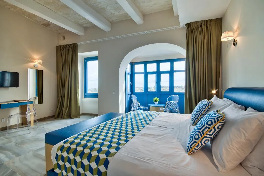 SUITE SUPERIOR SIDE SEA VIEW Room, The British Suites, Malta