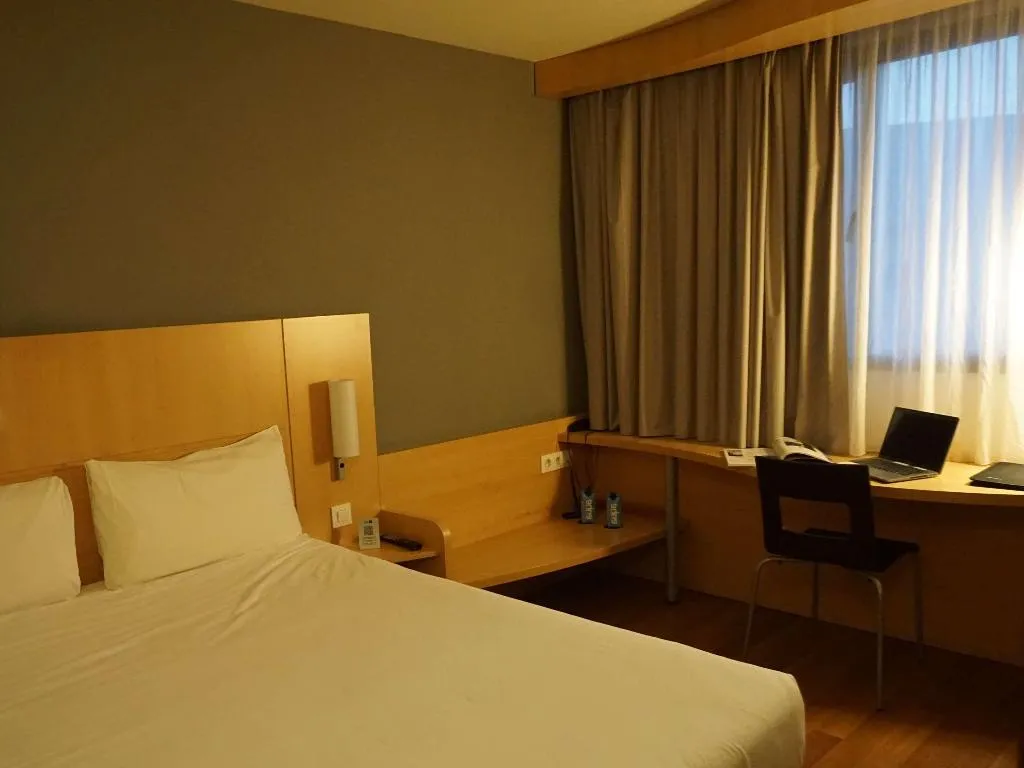 Room, ibis Girona Costa Brava, Costa Brava