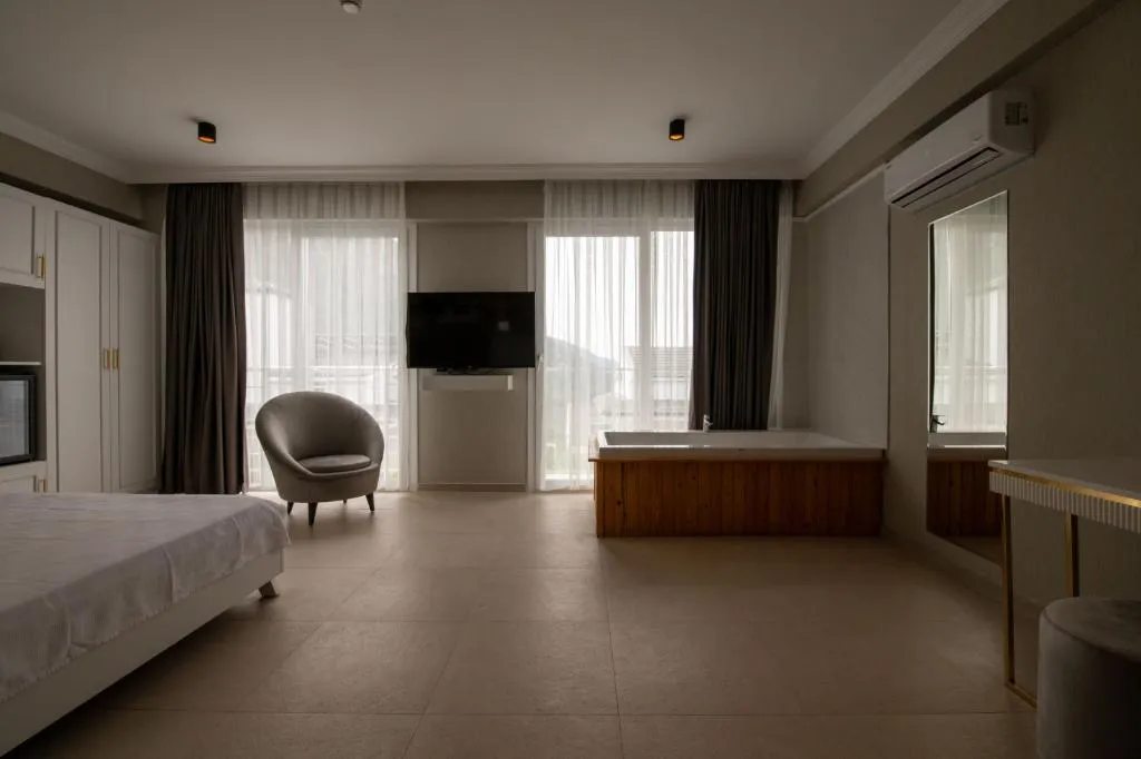 DOUBLE WITH JACUZZI Room, Ramada By Wyndham Fethiye Oludeniz, Dalaman