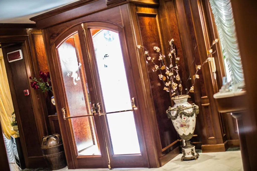 Lobby, Grifo, Rome