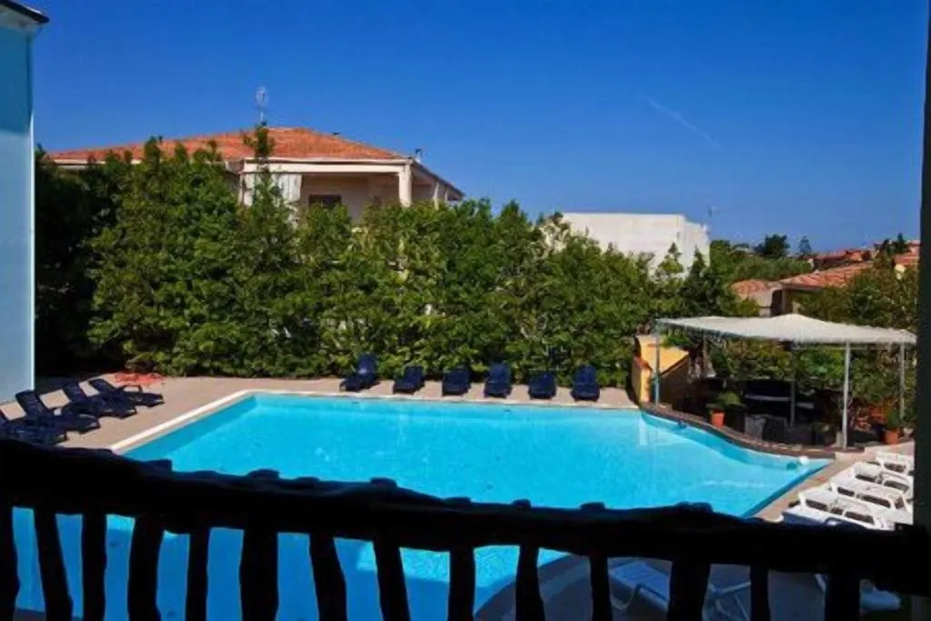Pool, Ariadimari, Alghero