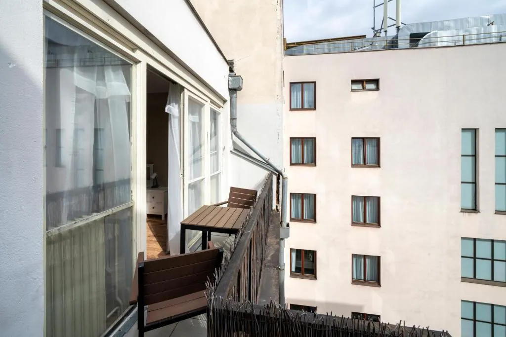 STUDIO WITH BALCONY Room, New Town - Apple Apartments, Prague