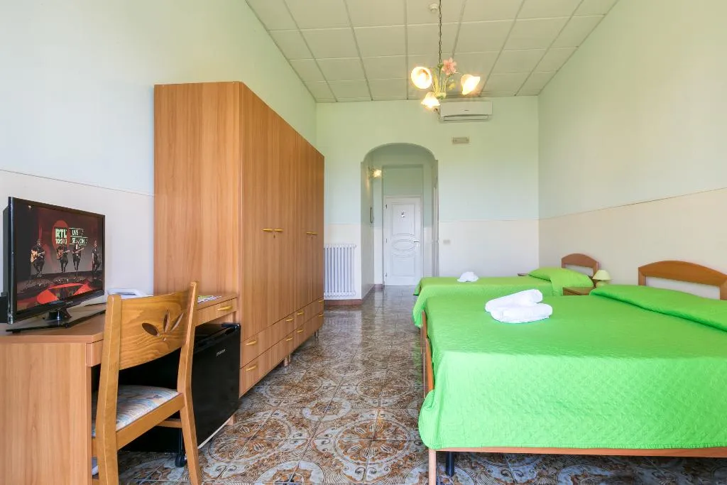 TRIPLE SEA VIEW WITH BALCONY Room, Sisters' Hostel, Naples