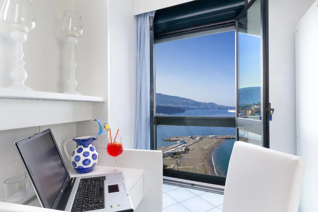 TRIPLE SUPERIOR Room, Panorama Palace, Naples