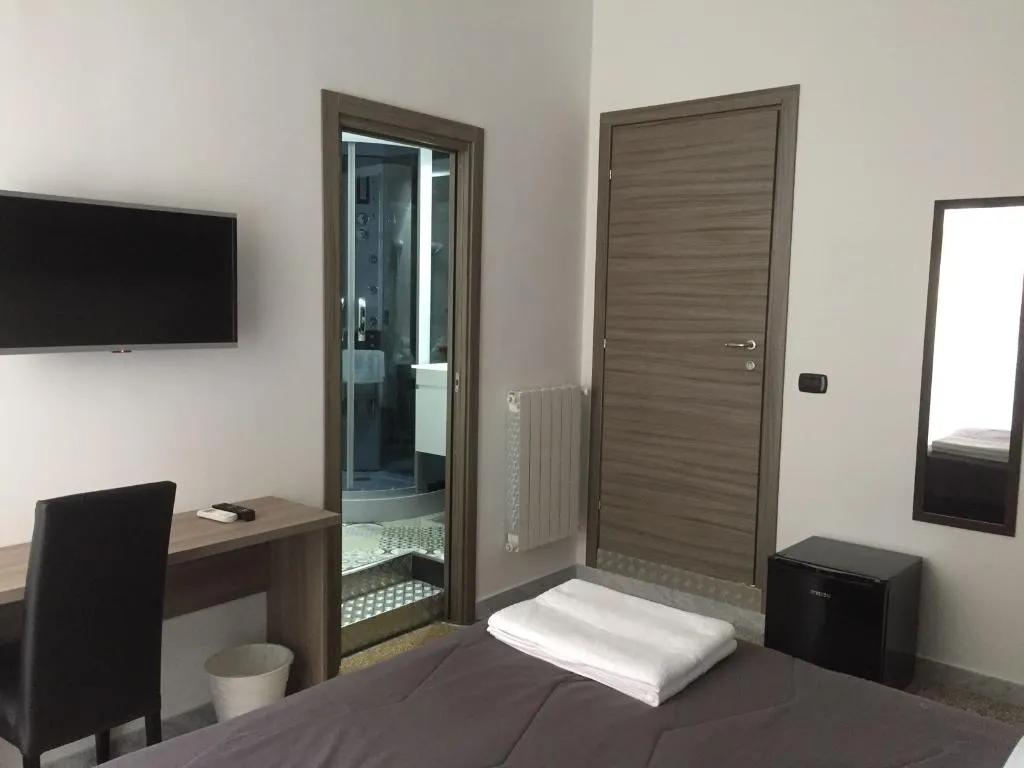 DOUBLE SUPERIOR Room, MB95 - Mezzocannone Luxurious Bed&Breakfast, Naples