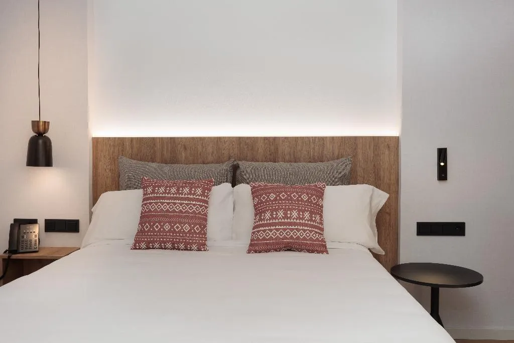 APARTMENT SUPERIOR ONE BEDROOM Room, Tembo Barcelona, Barcelona