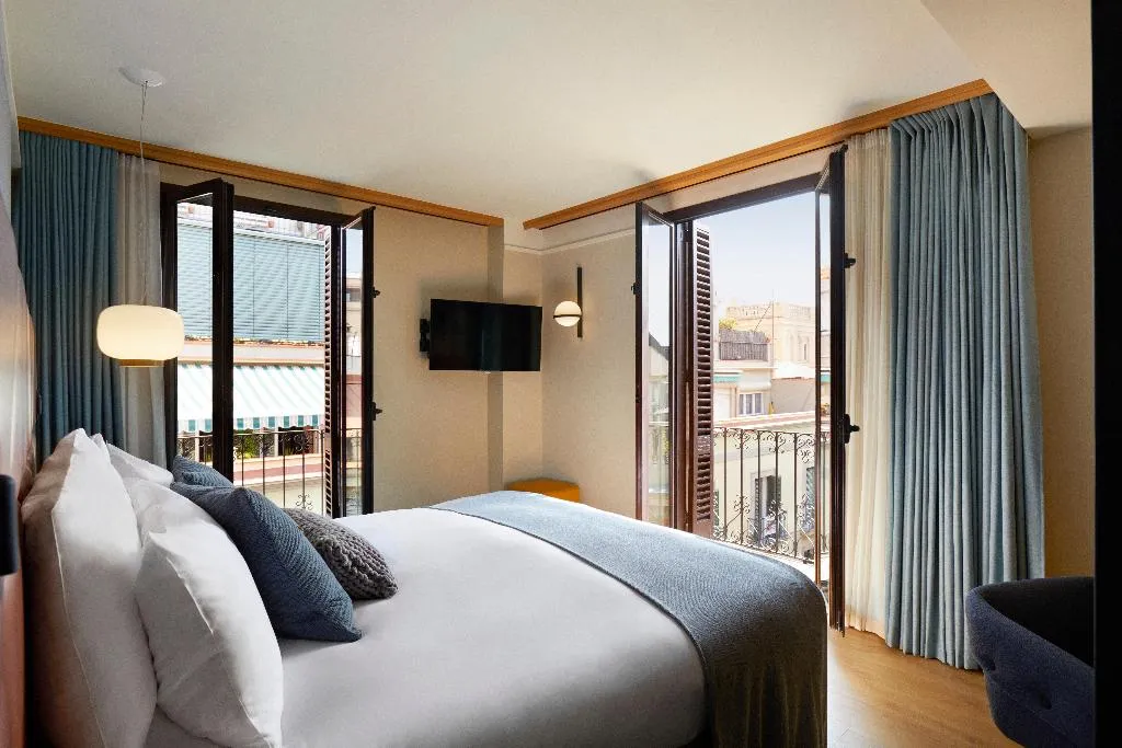 FAMILY ROOM WITH BALCONY Room, Kimpton Vividora Hotel, Barcelona