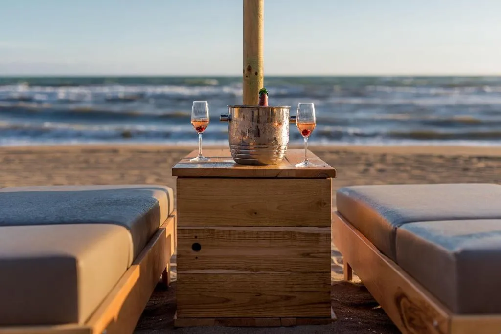 Beach, Cumeja Beach Club & Hotel, Naples
