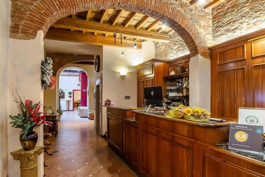 Lobby, Porta Faenza, Florence
