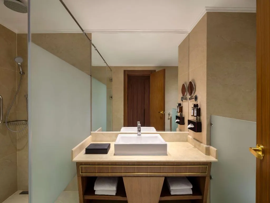 SUITE EXECUTIVE Room, Movenpick Cairo Media City, Cairo