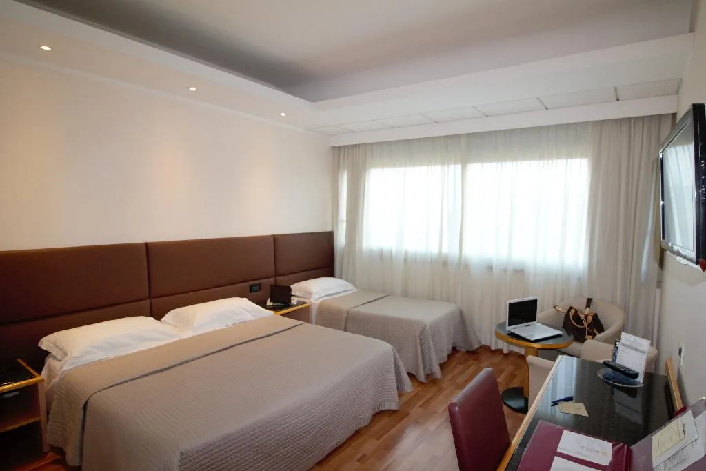 TRIPLE STANDARD Room, Minerva, Florence