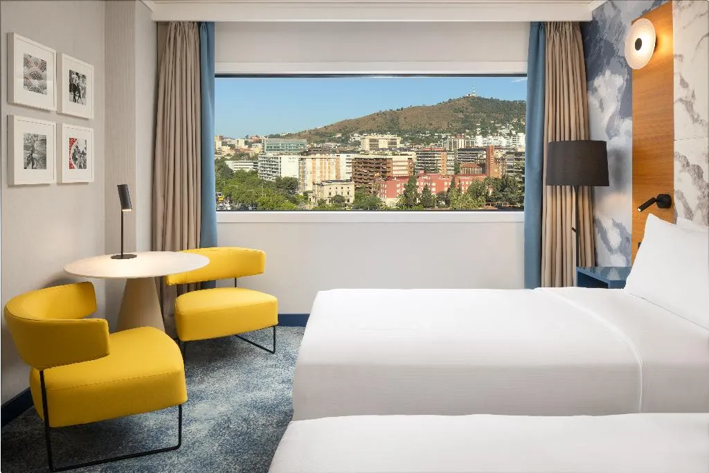 TWIN GUEST ROOM Room, Hilton Barcelona, Barcelona