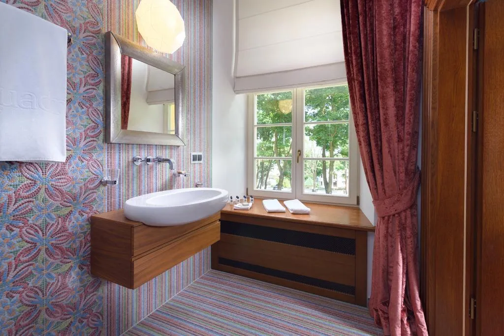 DOUBLE DELUXE Room, Relais & Chateaux Hotel Quadrille - Adults Only, Gdansk