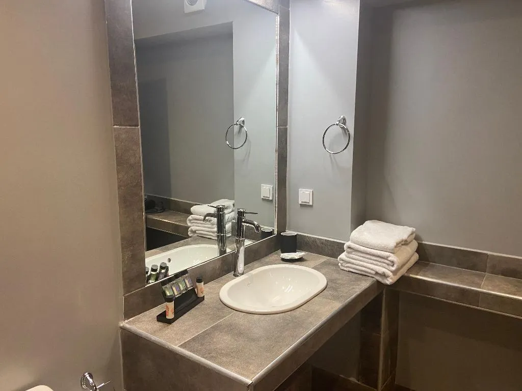 DOUBLE WITH VIEWS Room, Connect Studios and Apartments, Athens