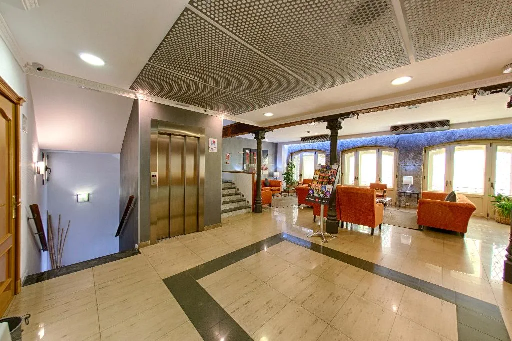 Lobby, San Lorenzo, Madrid