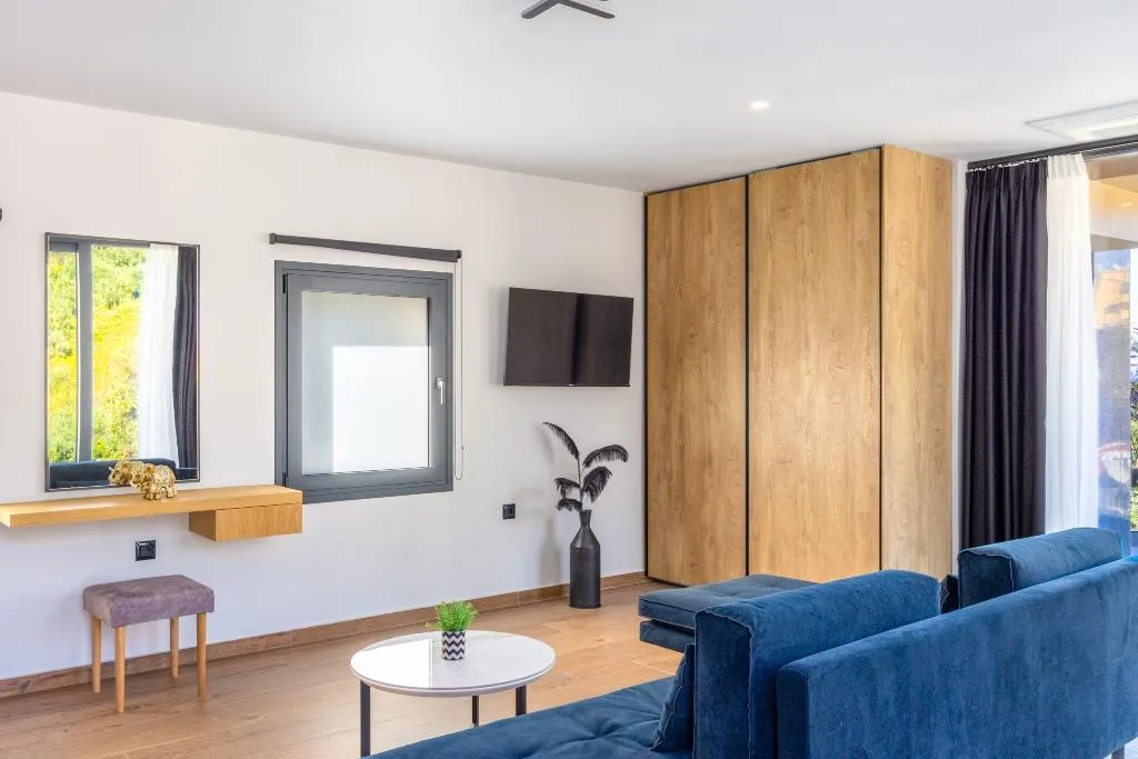 SUITE DELUXE SEA VIEW WITH BALCONY Room, Nobile Hotel, Corfu