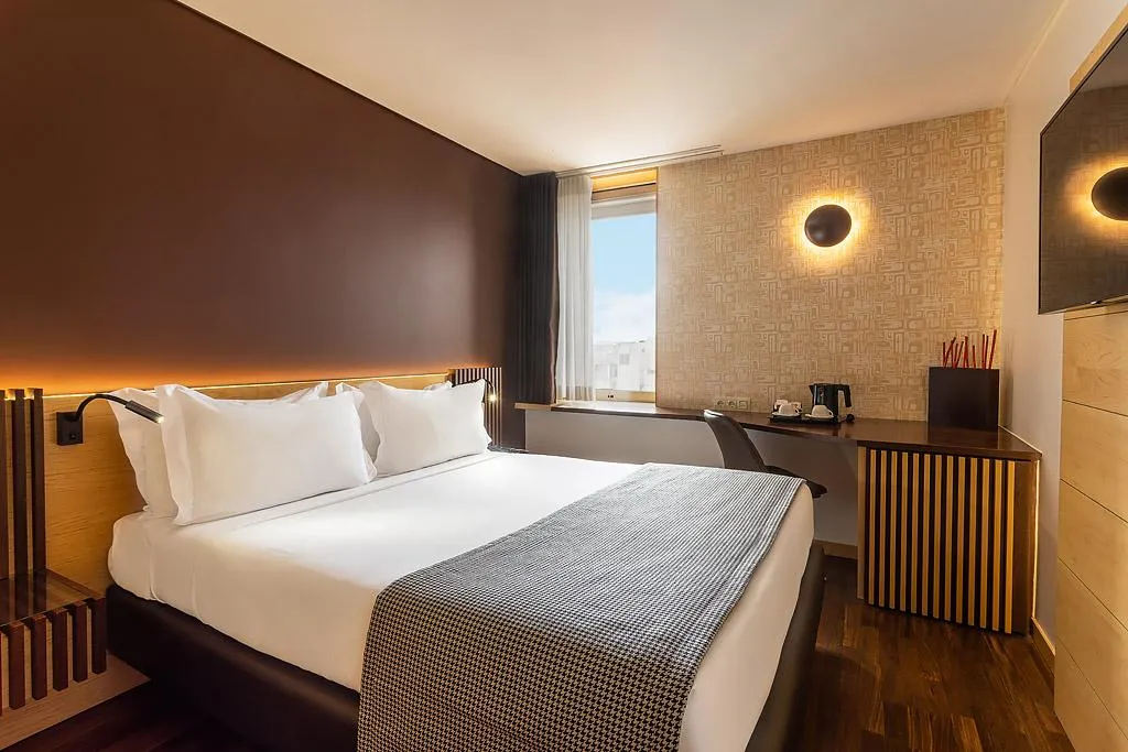 DOUBLE KING SIZE BED Room, HF Fenix Urban, Lisbon