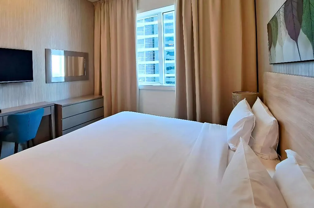 Double or Twin EXECUTIVE ONE BEDROOM Room, Barceló Residences Dubai Marina, Dubai