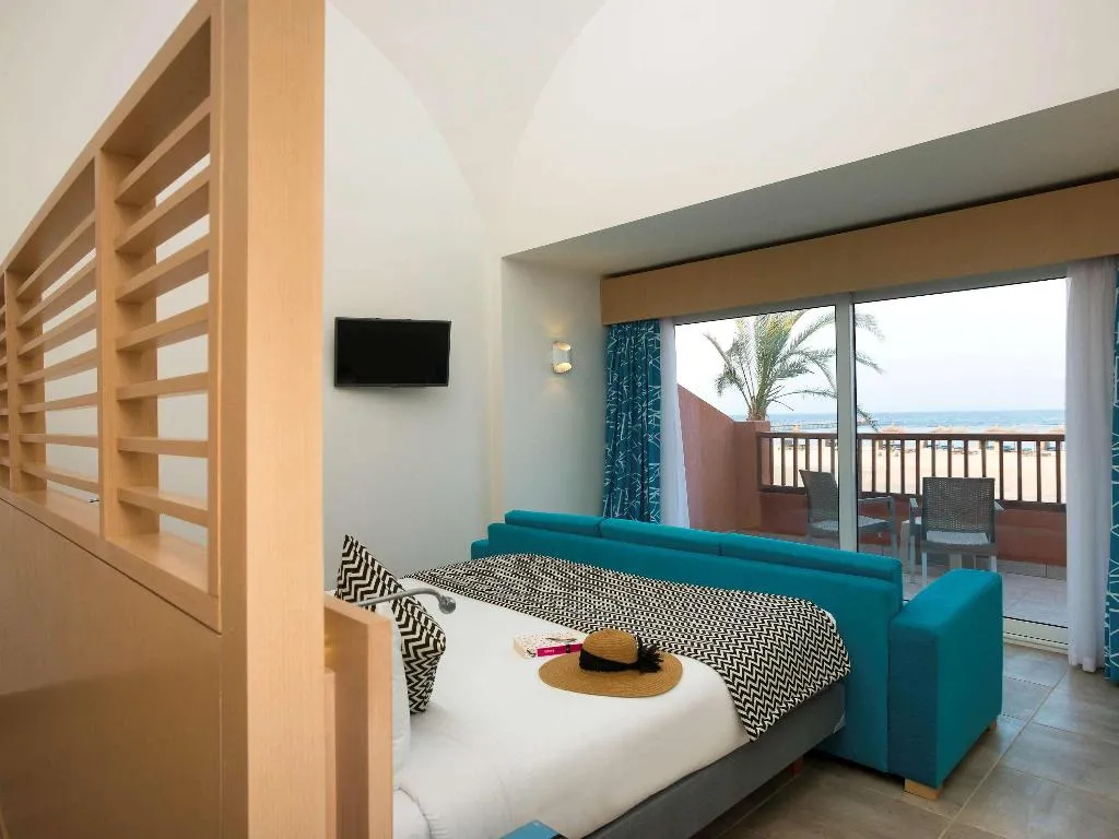 SUITE DELUXE SEA FRONT Room, Novotel Marsa Alam Beach Resort, Red Sea Riviera