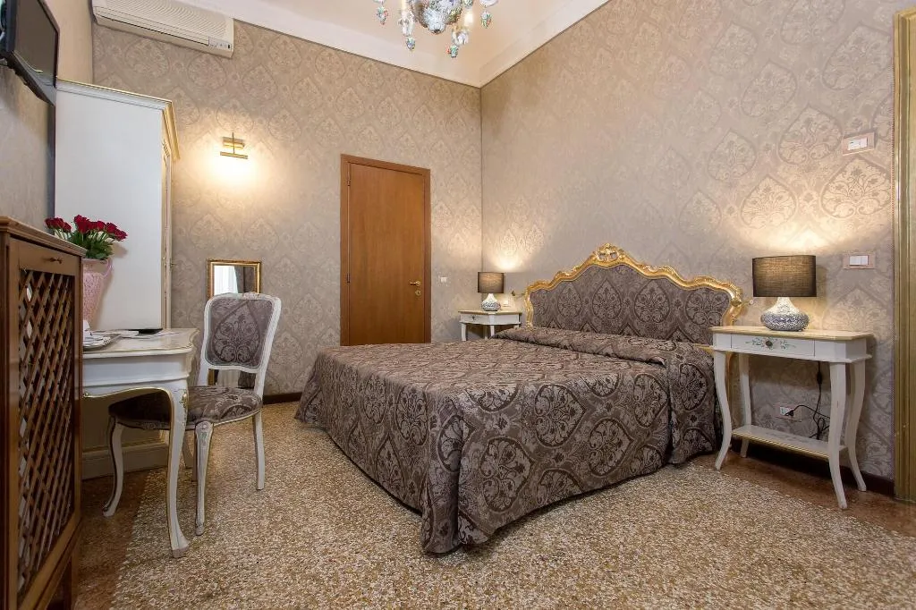Room, Locanda Novo, Venice