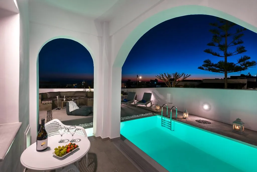 SUITE WITH PRIVATE POOL Room, White Harmony Suites, Santorini