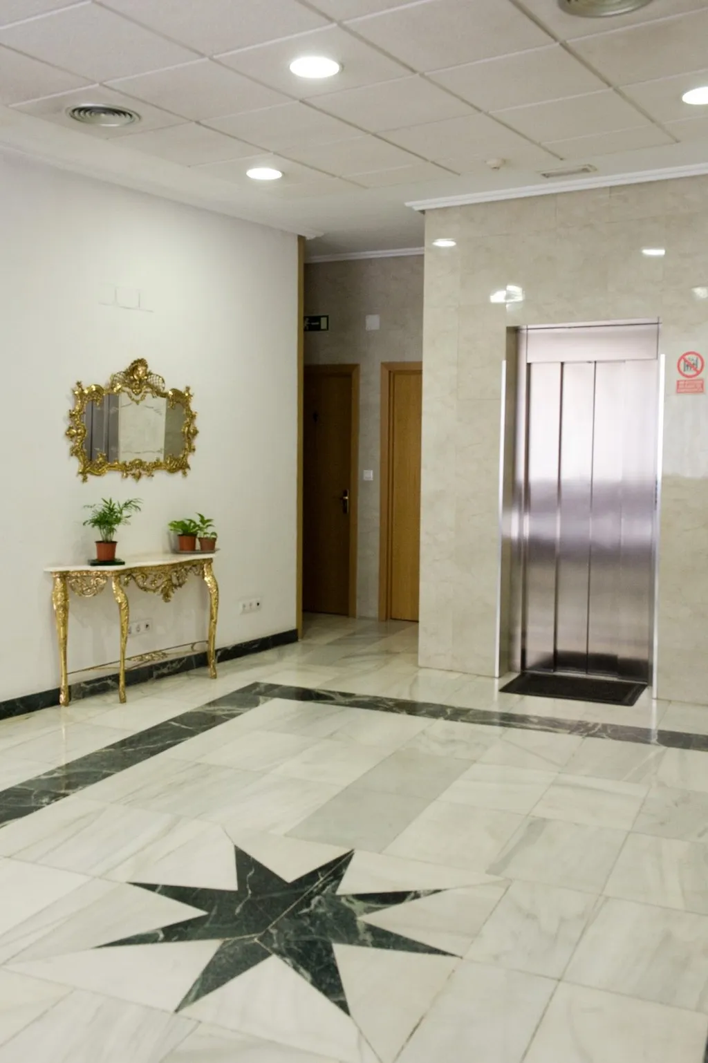 Lobby, Madrisol, Madrid