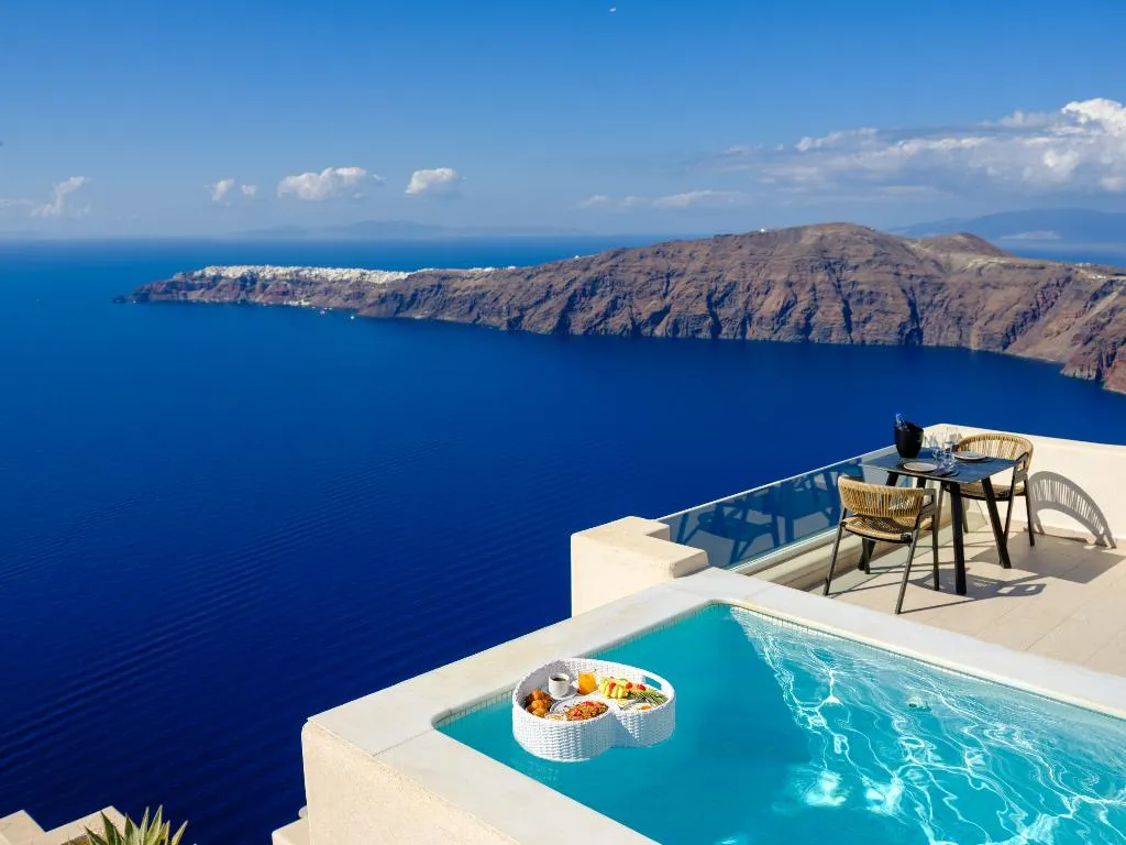 SUITE DELUXE WITH PRIVATE POOL Room, Andromeda Villas, Santorini