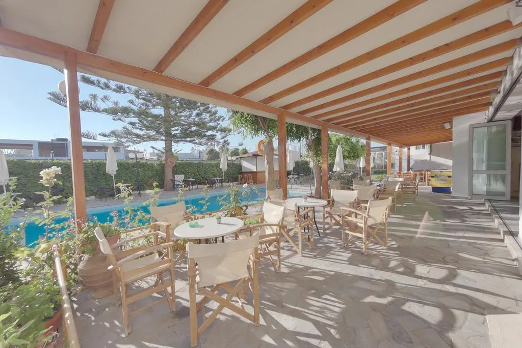 Bar, Marirena, Crete