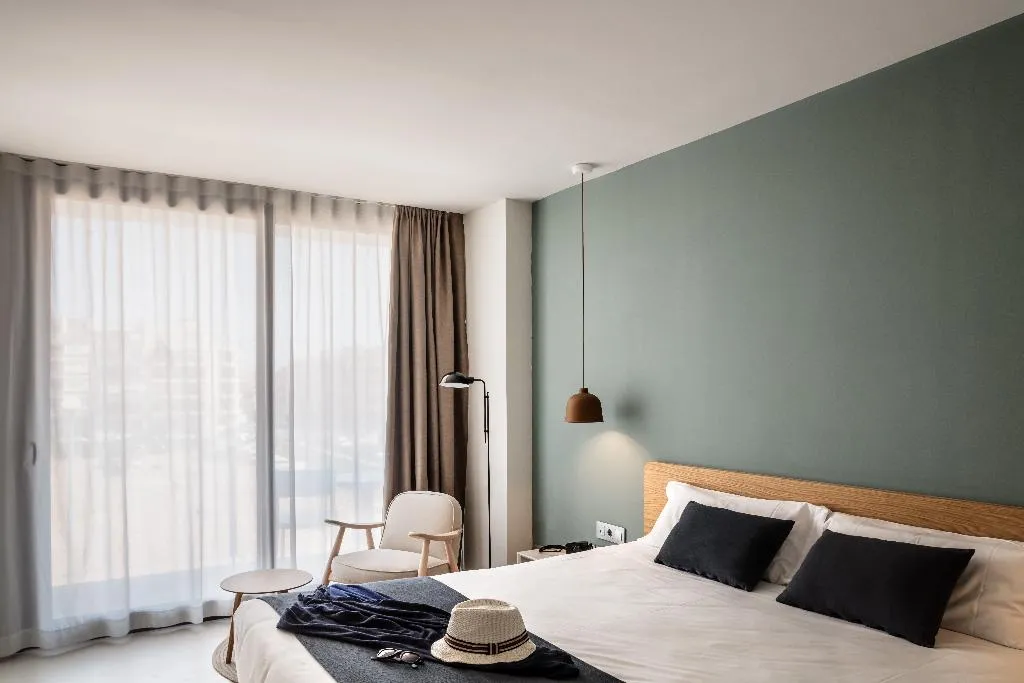 TRIPLE STANDARD Room, Aqua Hotel Silhouette & Spa**** Adults Only, Costa Brava