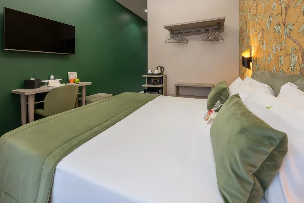 DOUBLE SUPERIOR Room, Caravita, Rome