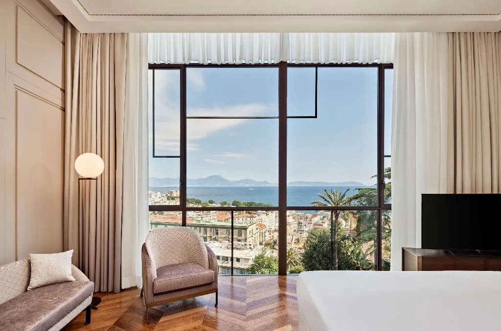 Room, de Bonart Naples-Curio Collection by Hilton, Naples