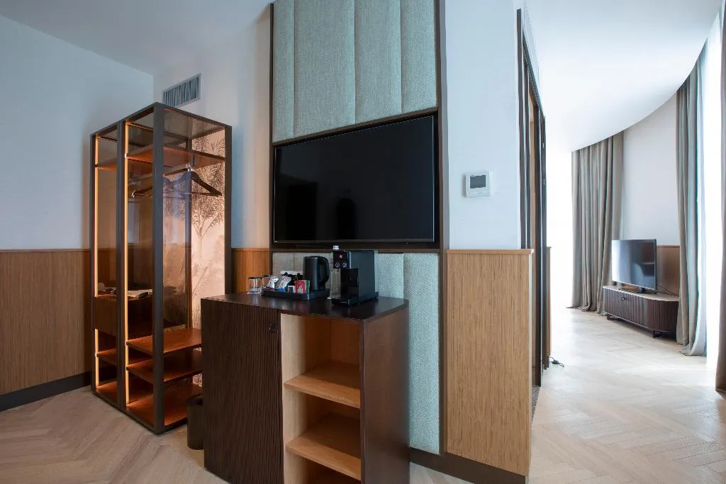 SUITE CAPACITY 3 Room, Circle6 Rome, Rome