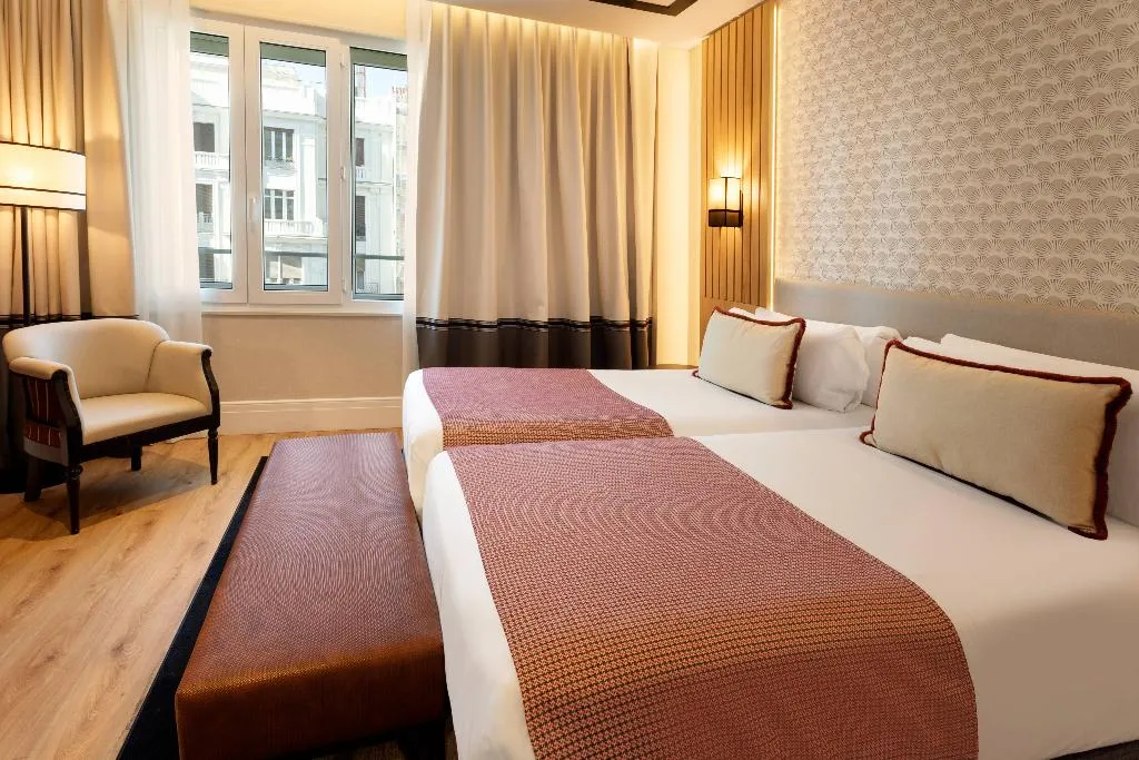 Double or Twin SUPERIOR CITY VIEW Room, Catalonia Plaza España Hotel & Spa, Madrid