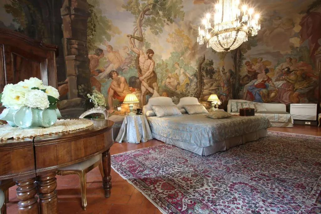 Room, Piazza Pitti Palace, Florence