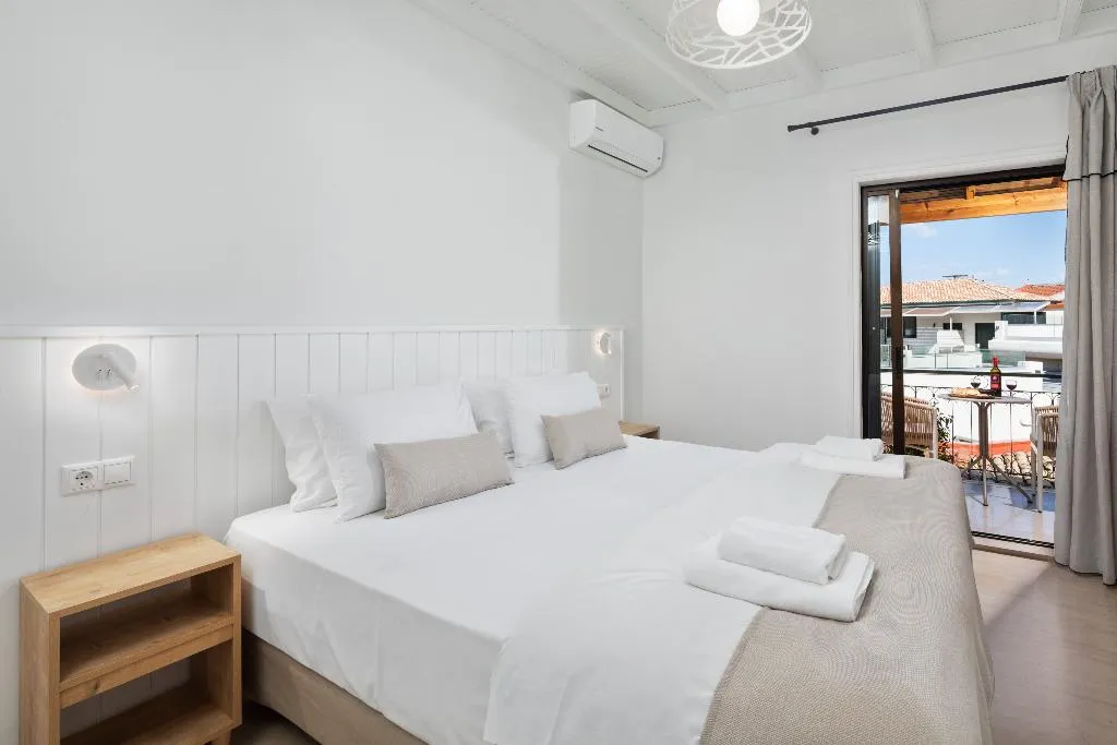 STUDIO WITH BALCONY Room, Bella Vista Beach Hotel & Studios, Corfu