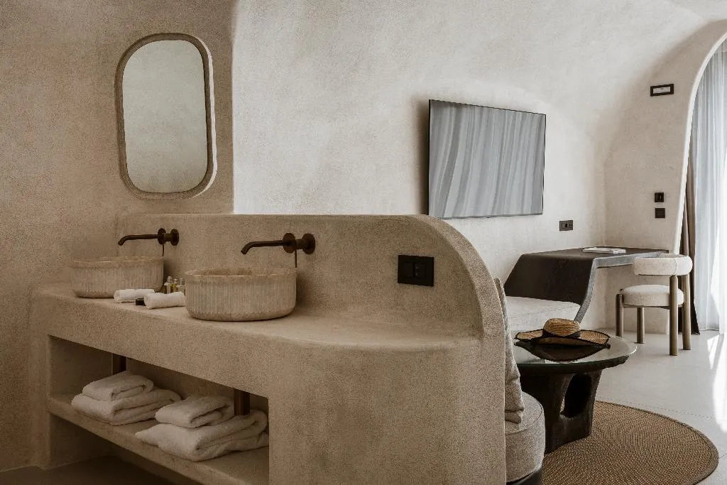 SUITE WITH PRIVATE POOL Room, One Of One Hotel, Santorini