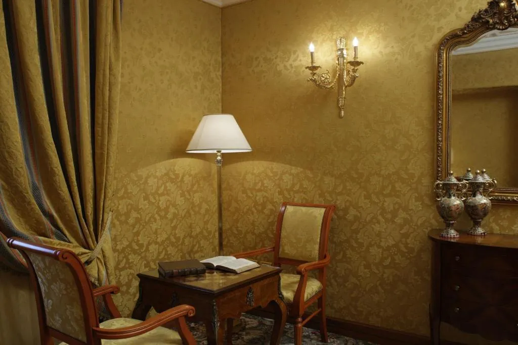 JUNIOR SUITE STANDARD Room, Grand Hotel Vanvitelli, Naples