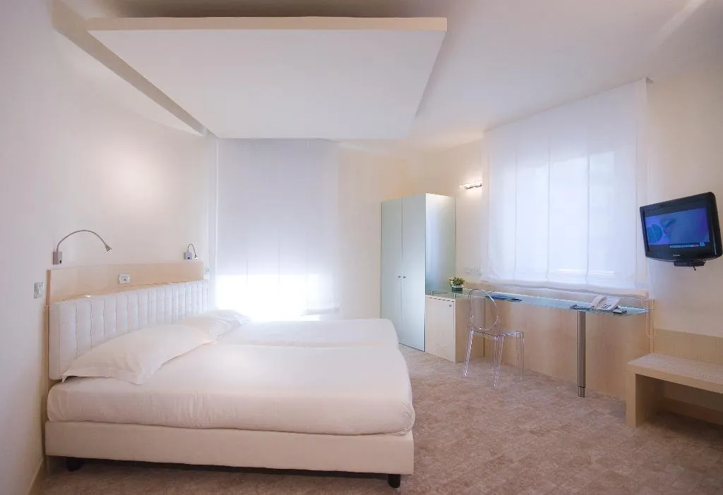 Double or Twin STANDARD Room, Leonardo Boutique Hotel Rome Termini, Rome
