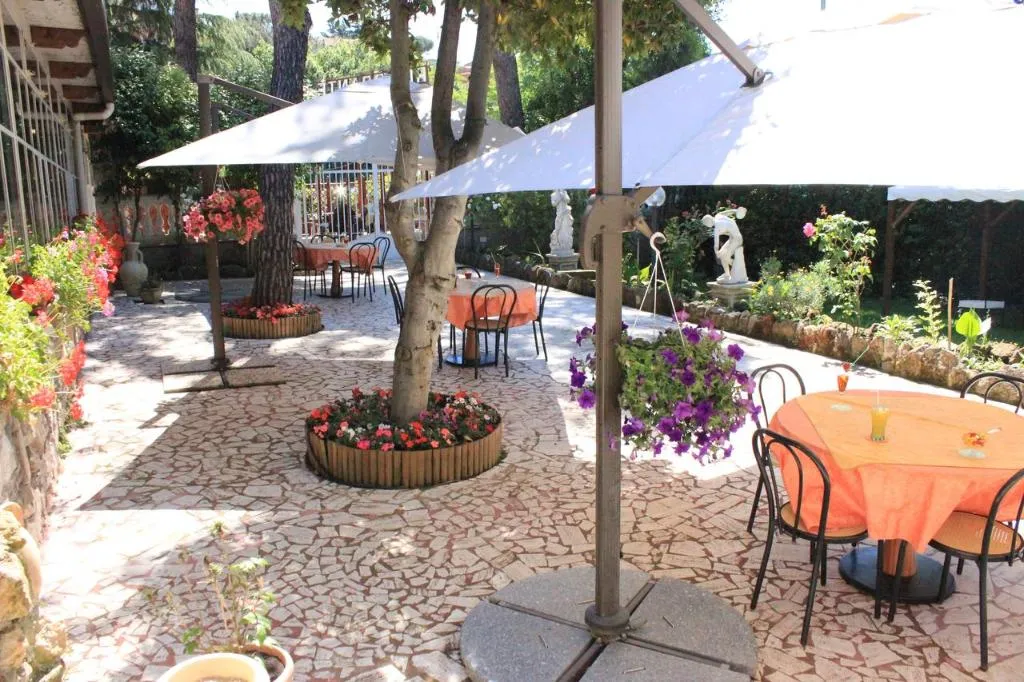Terrace, Hotel Romulus, Rome