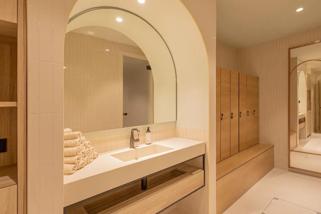 Sports and Entertainment, Luster Hotel, Lisbon