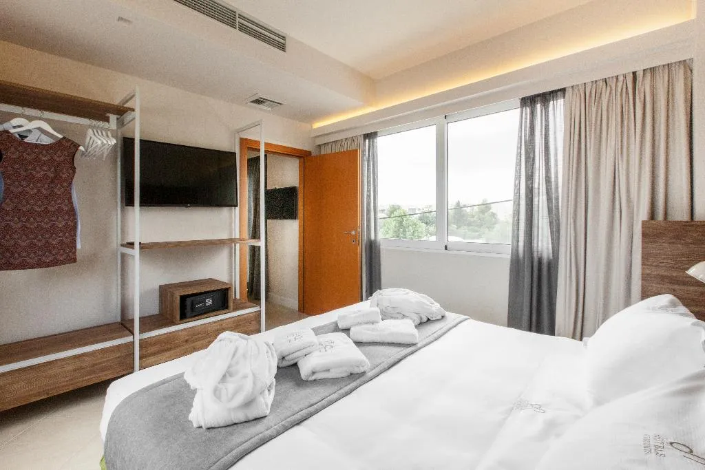 JUNIOR SUITE STANDARD Room, Garden City Resort, Kalamata